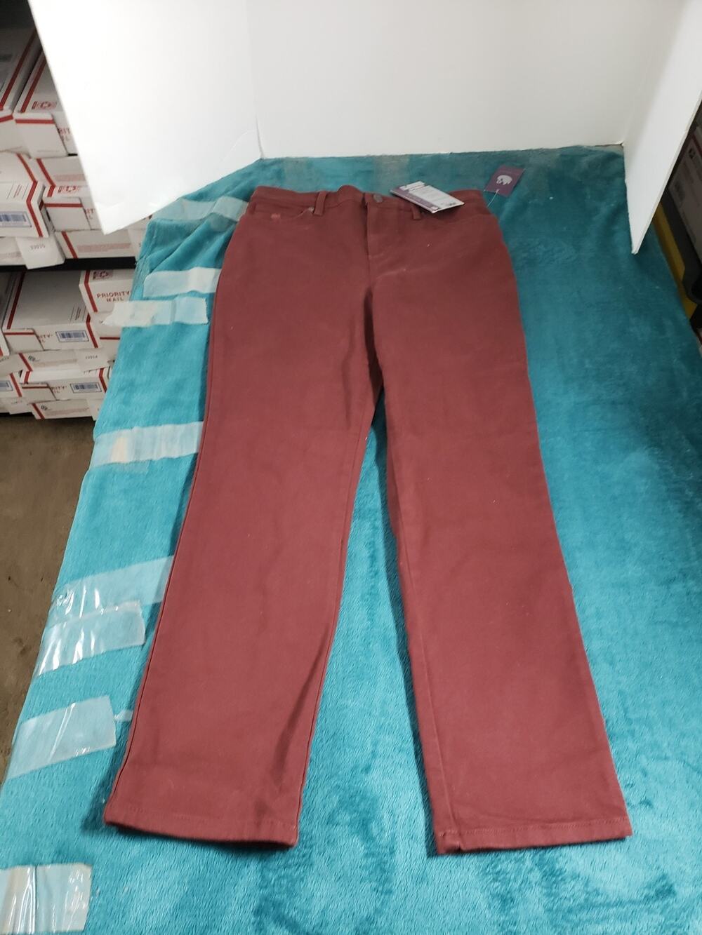 Gloria Vanderbilt Jeans 6 Petite Womens Red Stretch Amanda Straight Tapered NWT